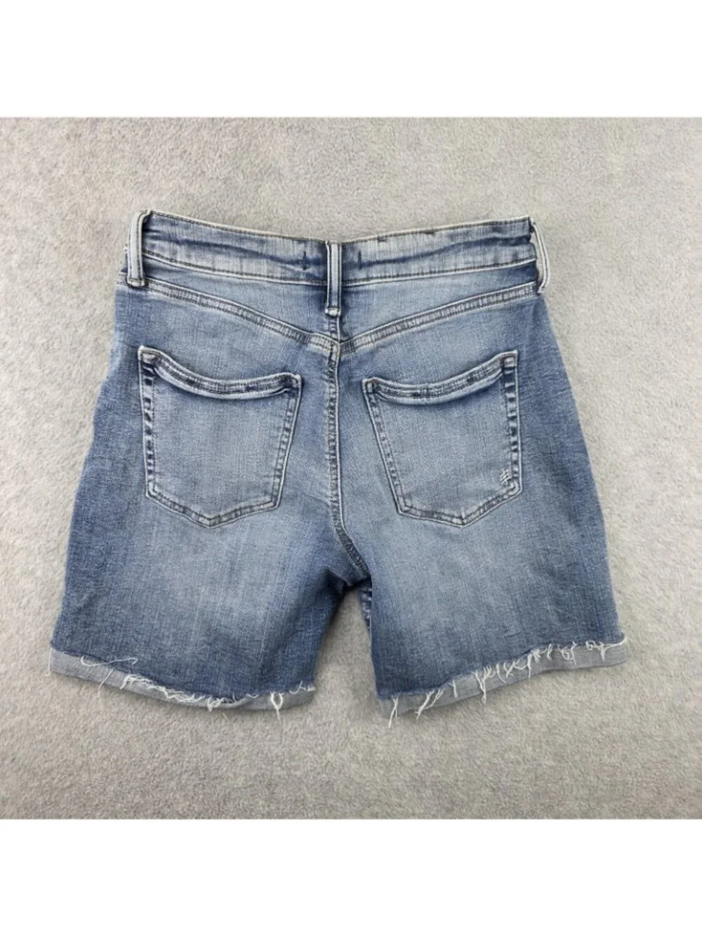Silver Jeans Sure Thing Long Shorts Womens 27 Blue Distressed Frayed Denim